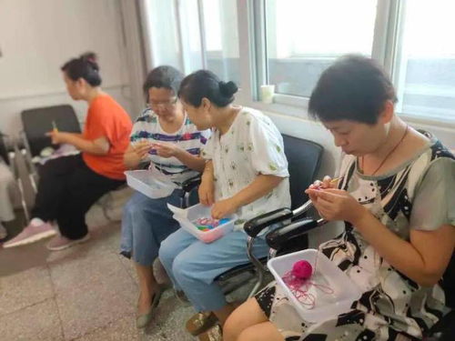 紅色助力 領(lǐng)航公益——徐水儀器廠社區(qū)開展老少樂DIY公益鉤織培訓(xùn)活動(dòng)